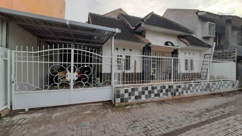 dijual rumah seturan babarsari depok