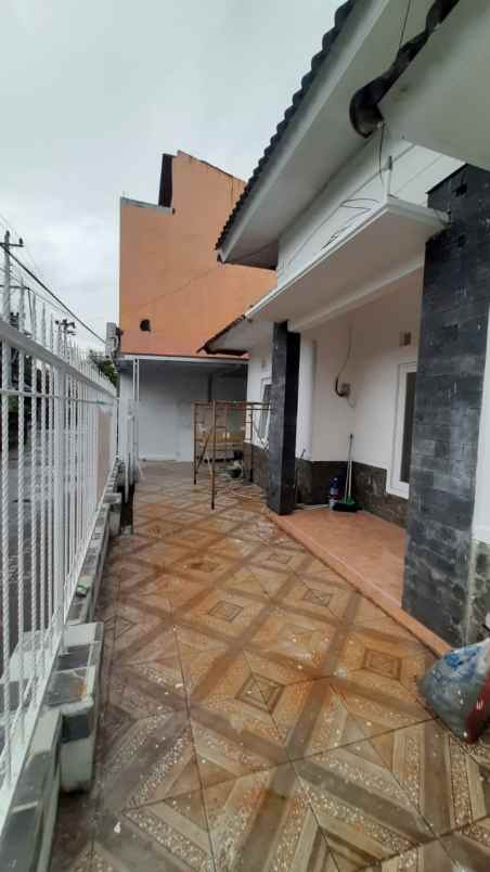 dijual rumah seturan babarsari depok