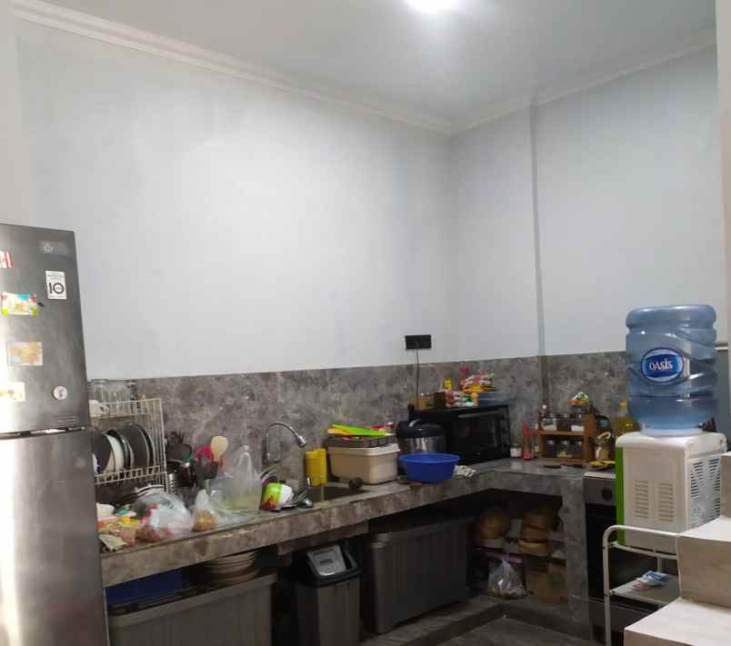 dijual rumah siap huni