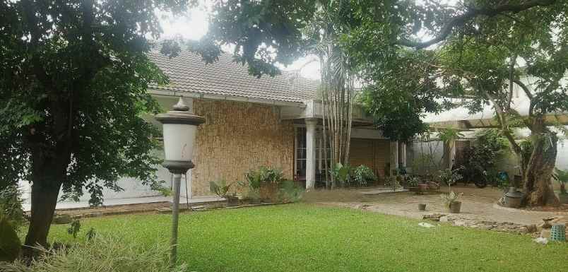 dijual rumah sisi jalan raya