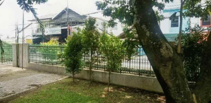 dijual rumah sisi jalan raya