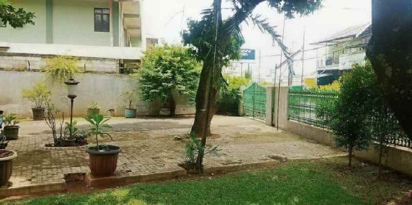 dijual rumah sisi jalan raya
