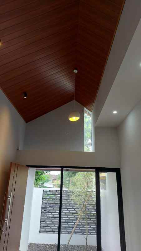 dijual rumah smkn 1 seyegan