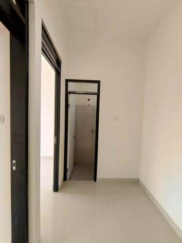 dijual rumah strategis di gland ciwastra park