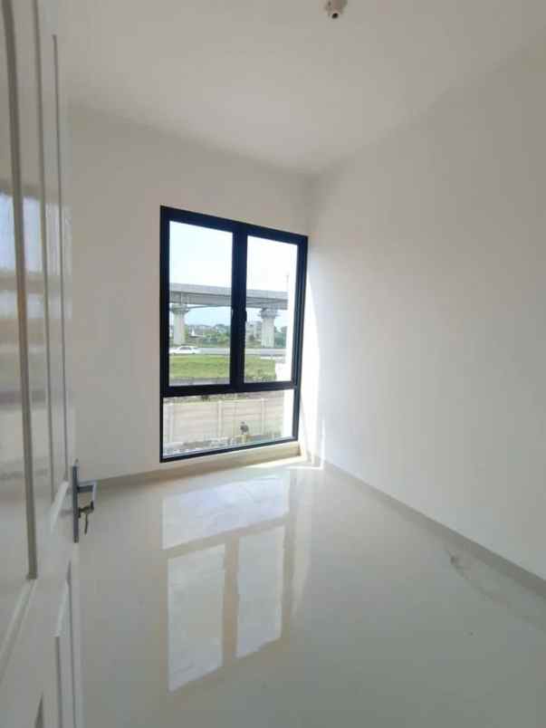 dijual rumah strategis di gland ciwastra park