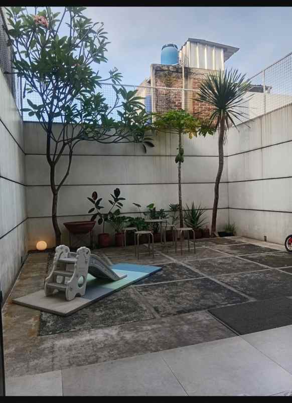 dijual rumah style japan 2 lantai arcamanik