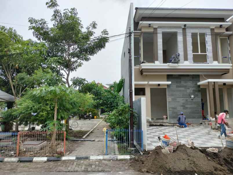 dijual rumah sutorejo prima