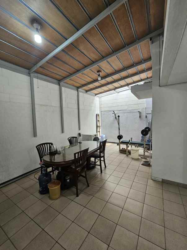 dijual rumah suvarna sutera cikupa