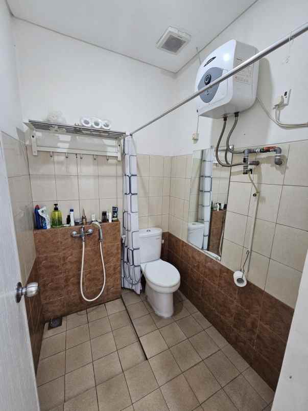 dijual rumah suvarna sutera cikupa