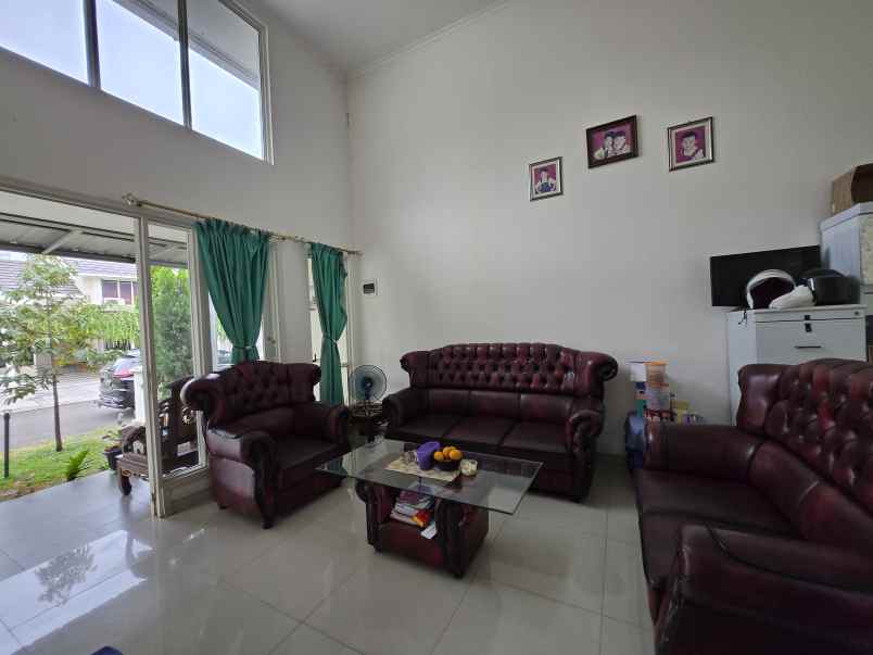 dijual rumah suvarna sutera cluster