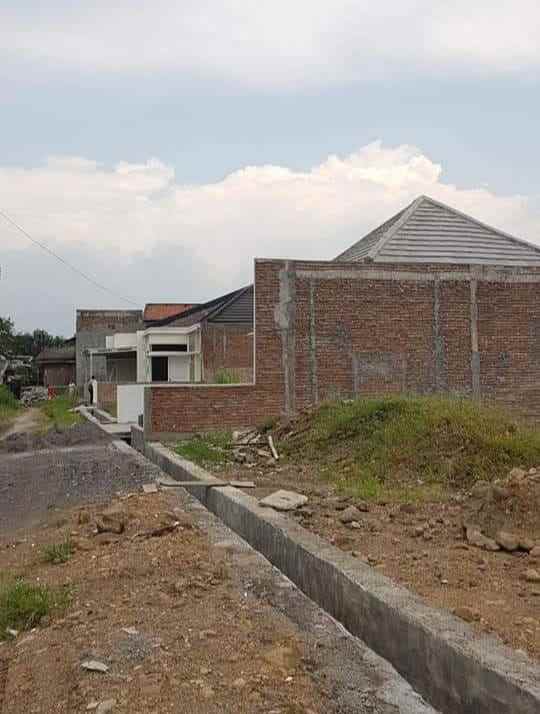 dijual rumah syuhada