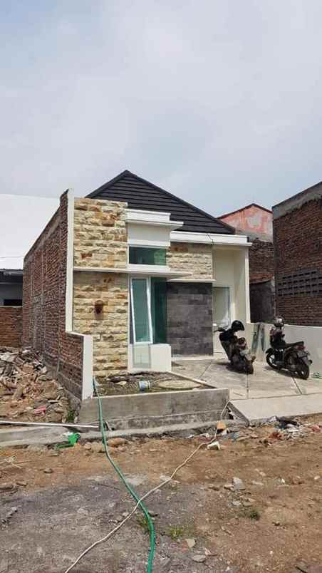 dijual rumah syuhada