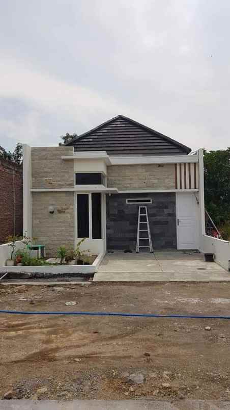 dijual rumah syuhada