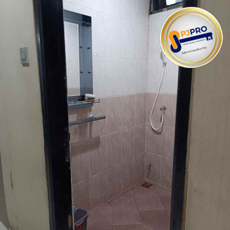 dijual rumah taman modern