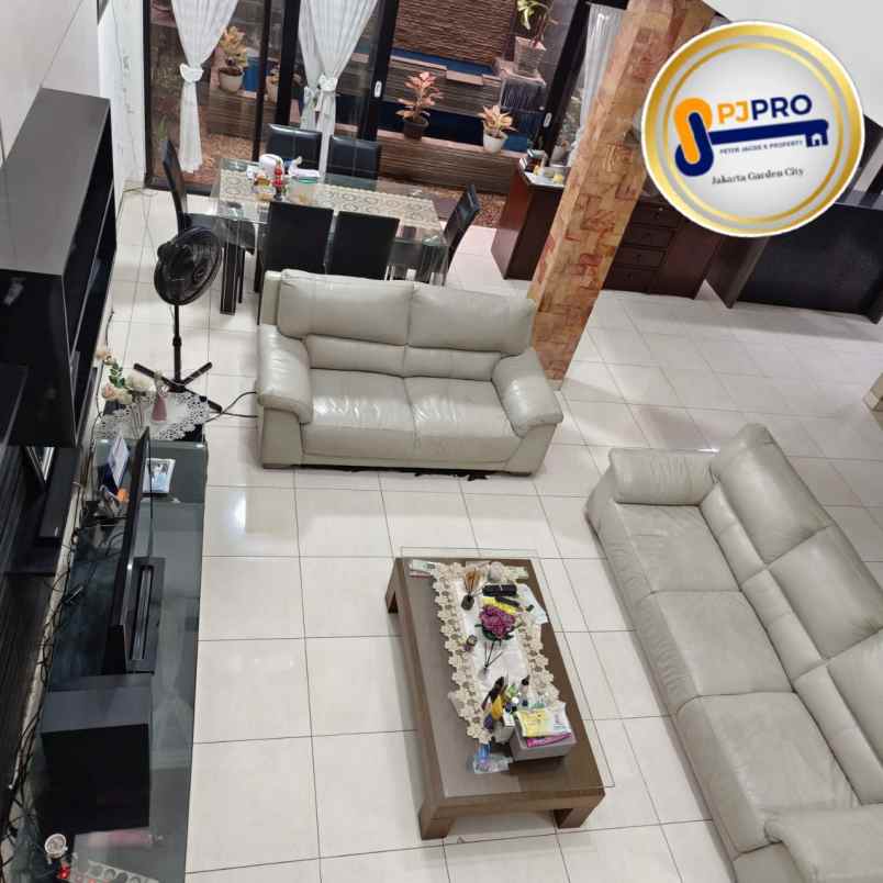 dijual rumah taman modern