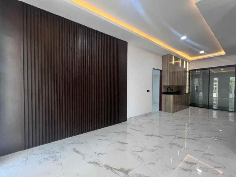 dijual rumah taman puspa raya citraland