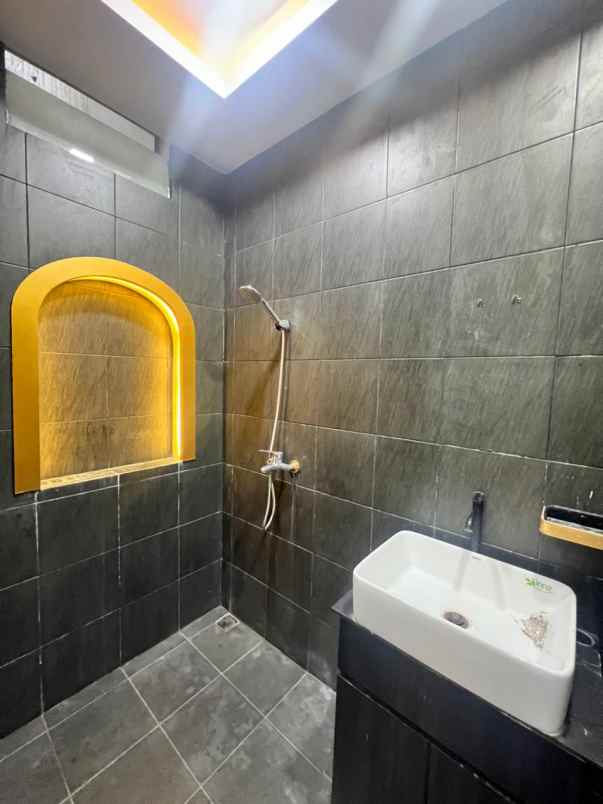 dijual rumah taman puspa raya citraland