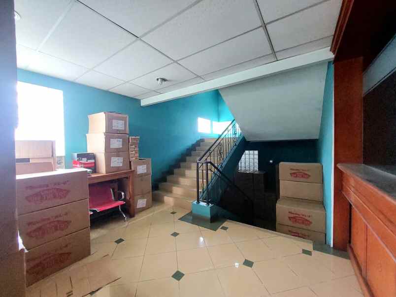 dijual rumah taman semanan indah tsi