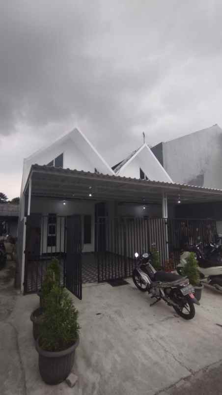 dijual rumah tanah baru