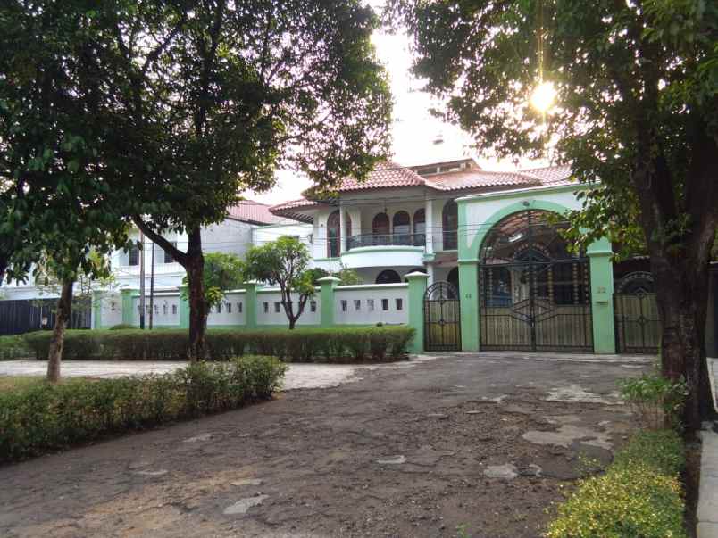 dijual rumah tanah kusir