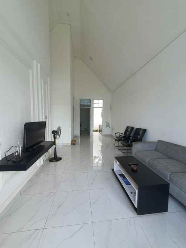 dijual rumah tengah kec cibinong