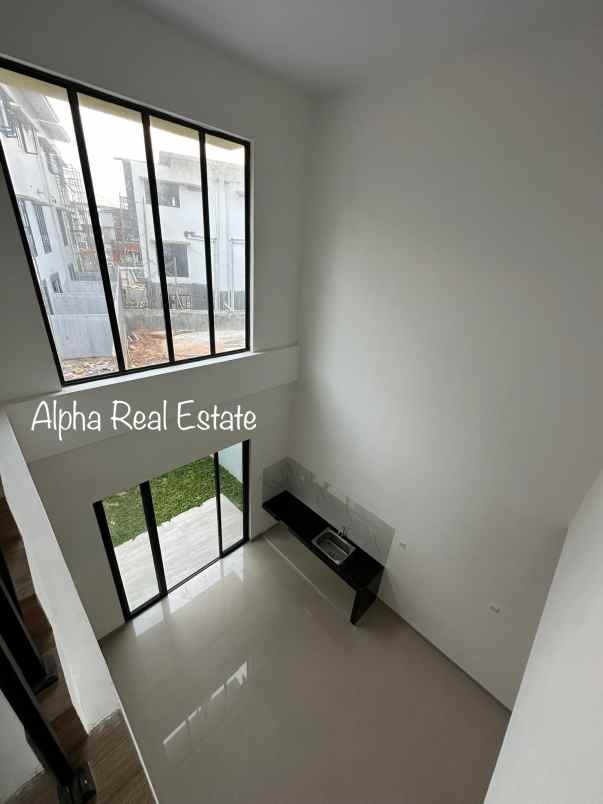 dijual rumah the icon central