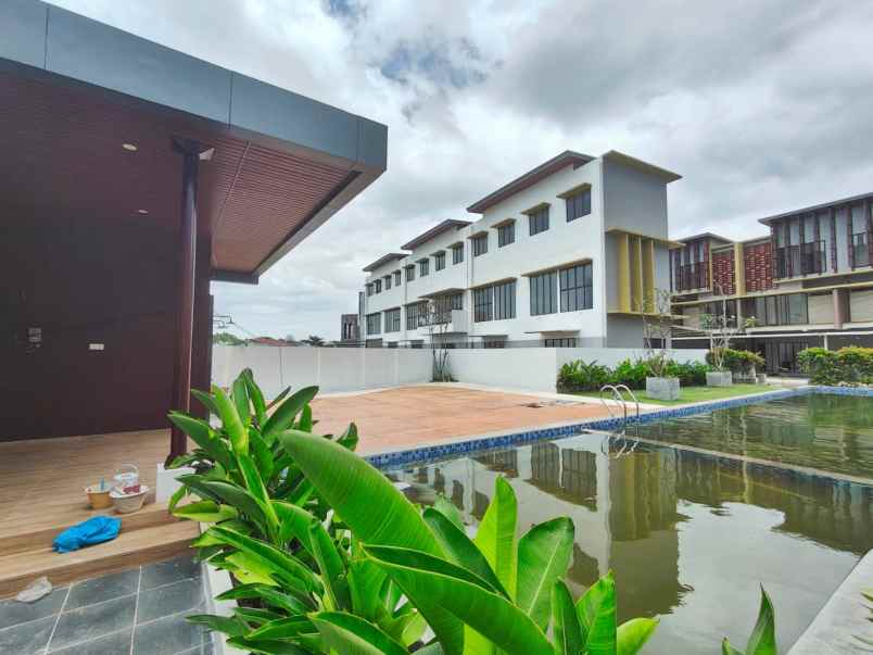 dijual rumah the icon central king