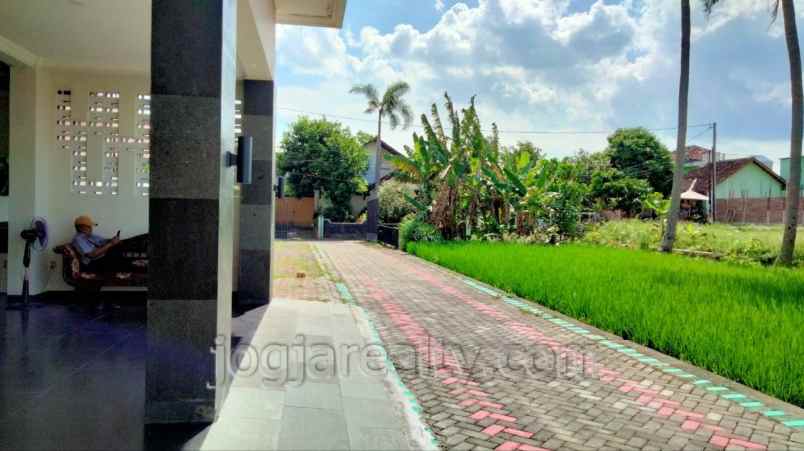 dijual rumah trihanggo gamping sleman