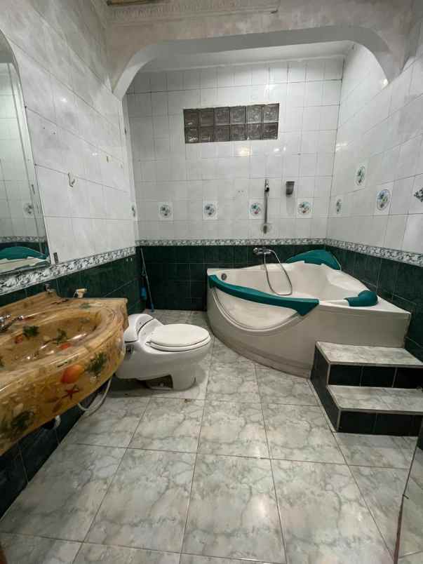 dijual rumah villa bukit indah pakuwon