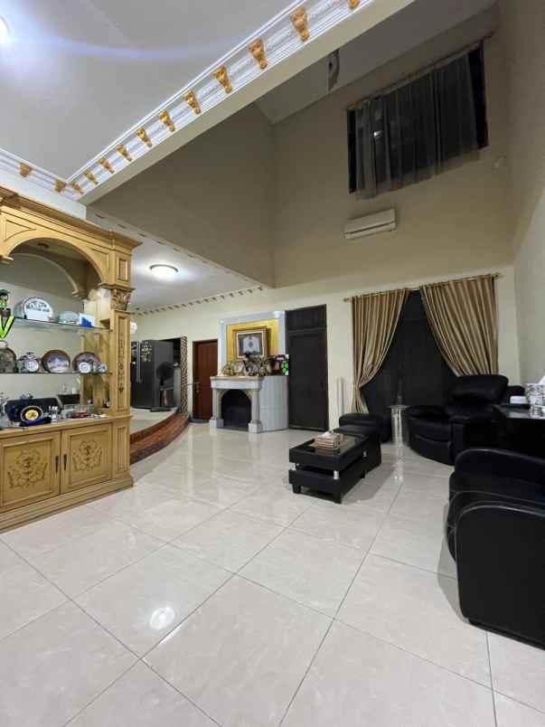 dijual rumah villa bukit indah pakuwon