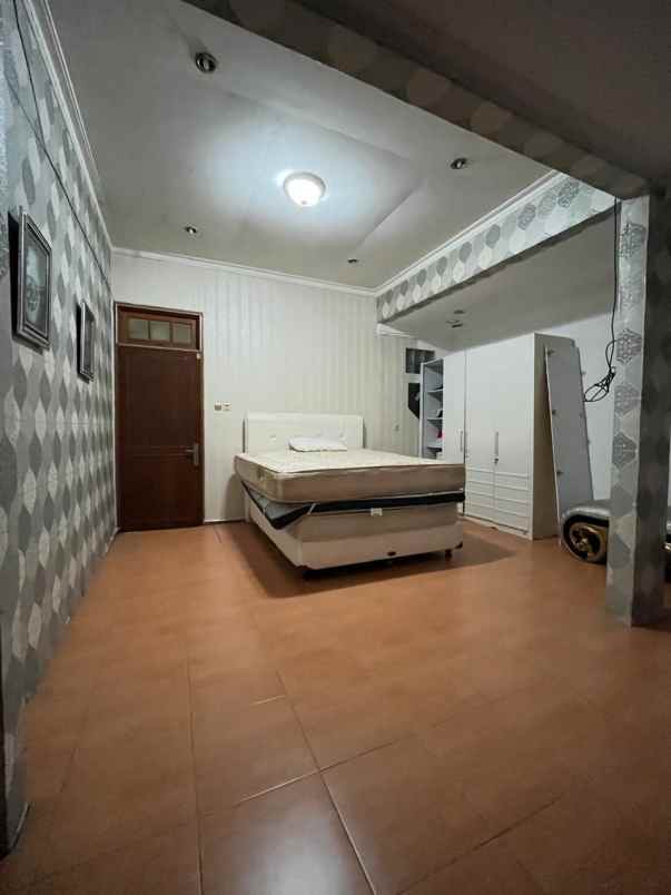 dijual rumah villa bukit indah pakuwon