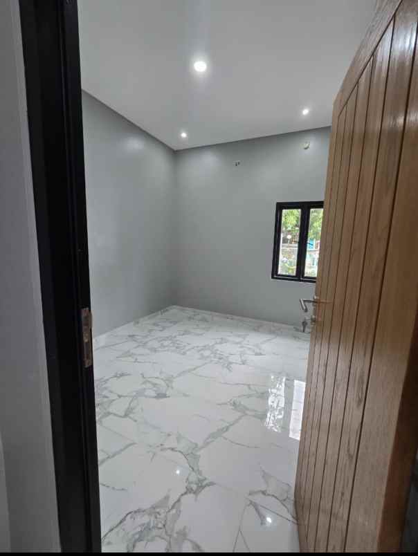 dijual rumah villa indah permai