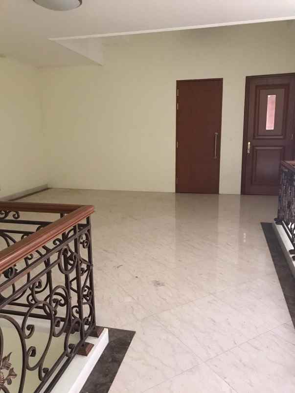 dijual rumah wijaya