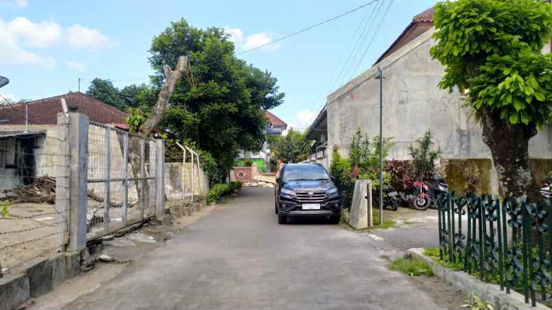 dijual tanah condongcatur kec depok