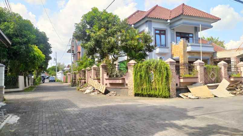 dijual tanah condongcatur kec depok