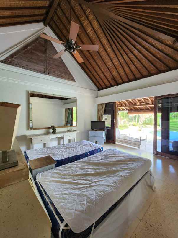 dijual villa jalan berawa canggu kuta