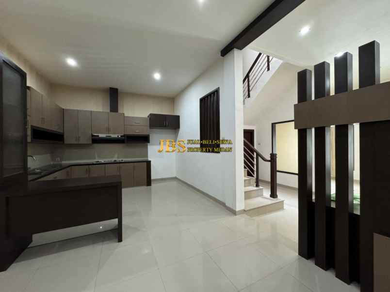 dijual villa komplek cemara asri jalan