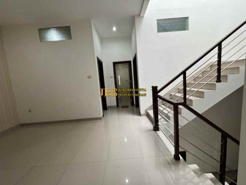 dijual villa komplek cemara asri jalan