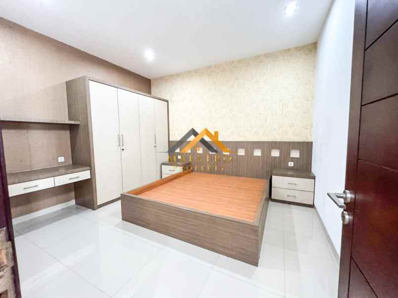 dijual villa komplek cemara asri jalan