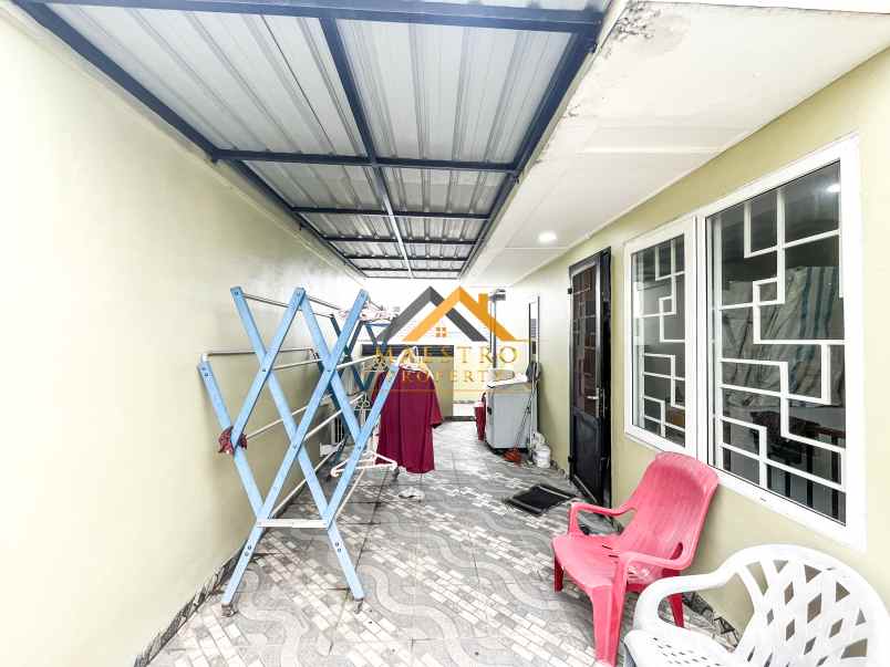 dijual villa komplek citraland gama