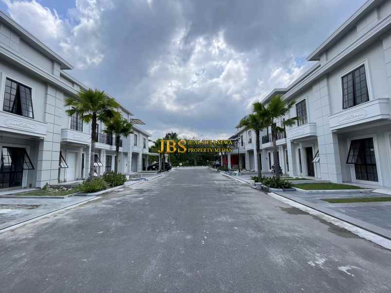 dijual villa komplek jewel park jalan