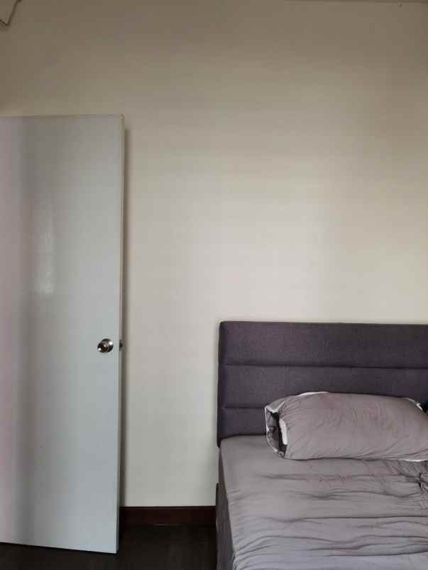disewakan apartemen green pramuka city tower scarleet