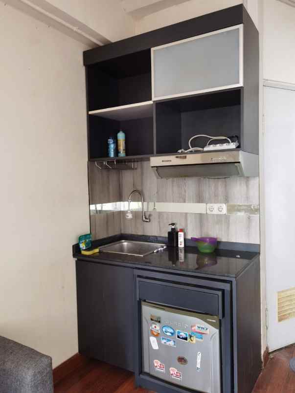 disewakan apartemen green pramuka city tower scarleet