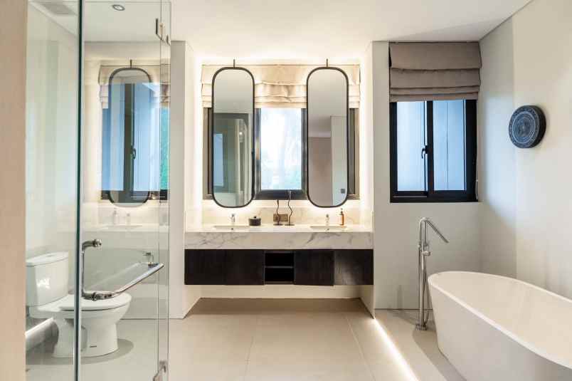 disewakan dijual villa mewah di pererenan badung bali