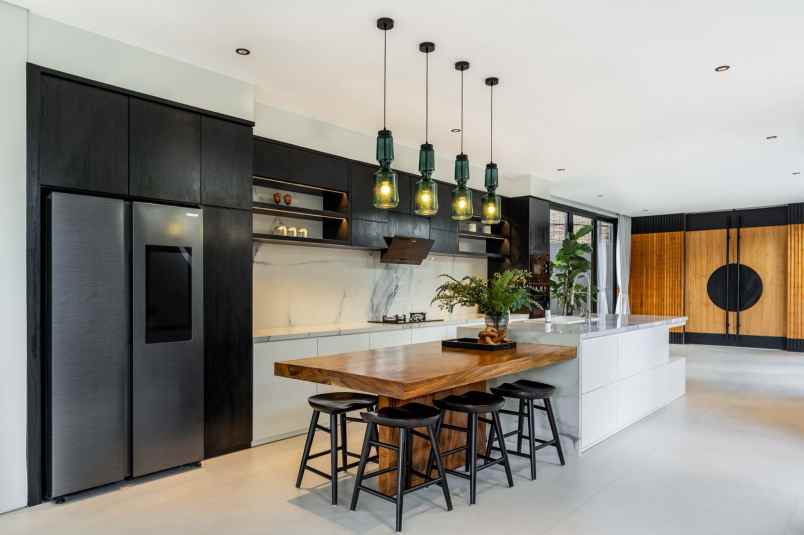 disewakan dijual villa mewah di pererenan badung bali