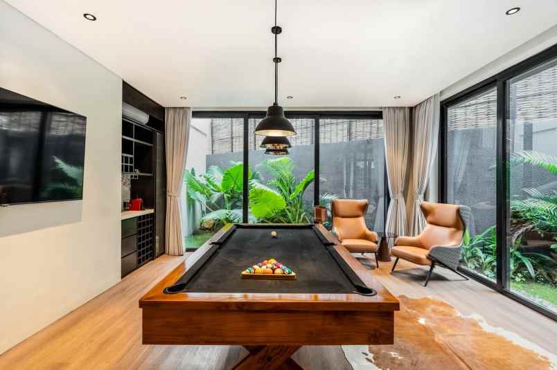 disewakan dijual villa mewah di pererenan badung bali