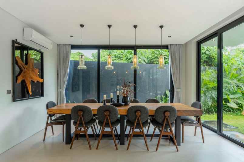 disewakan dijual villa mewah di pererenan badung bali