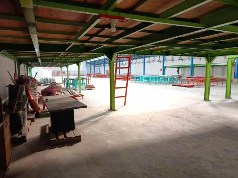 disewakan gudang margomulyo indah