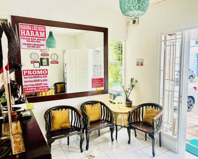 disewakan kost jl pavilion blok c4 no 7