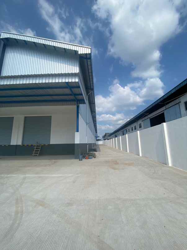 disewakan ruko gudang kantor delta silicon lippo cikarang